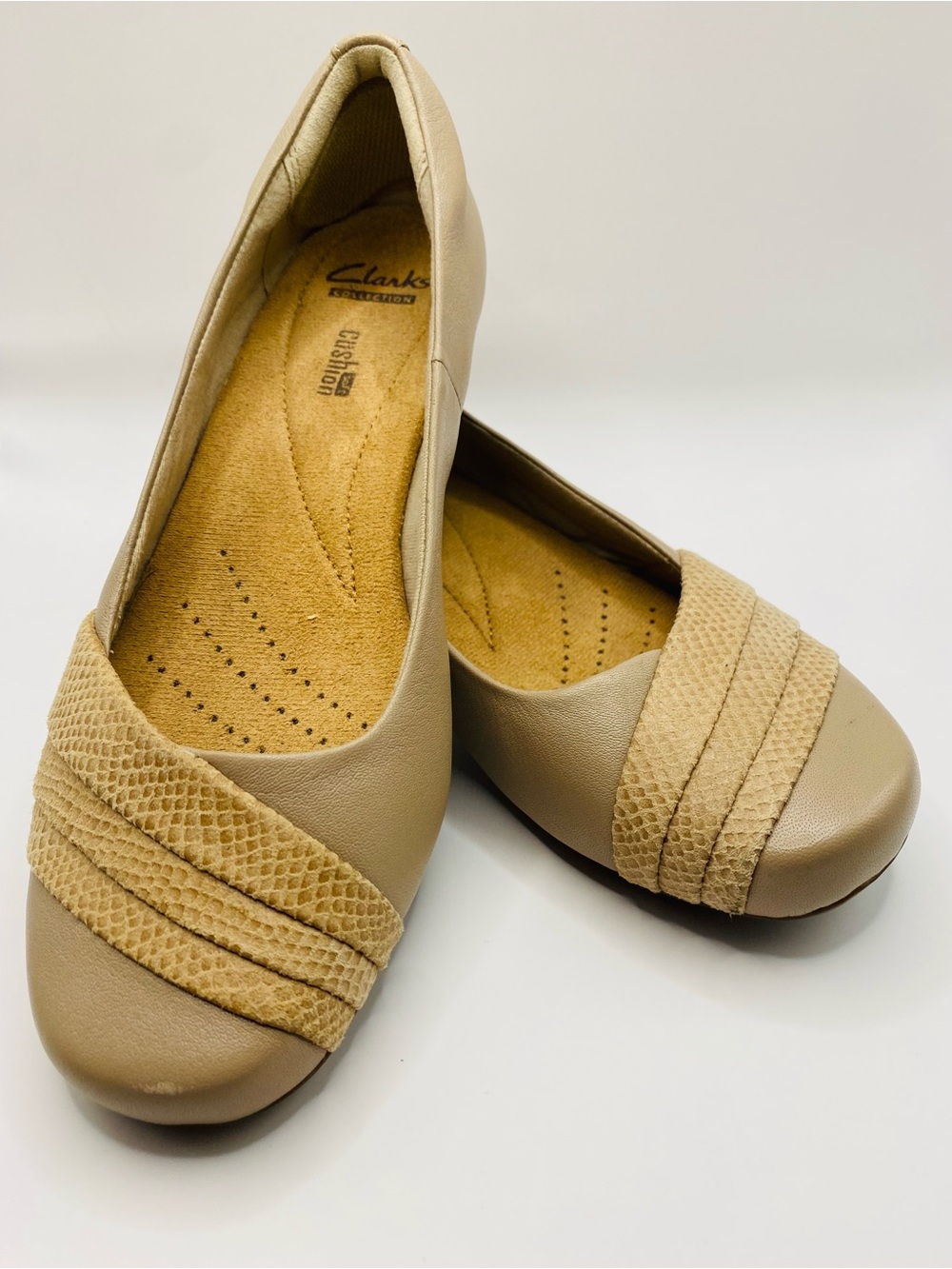 Clarks Collection Blanche Cacee Taupe Leather Flats Comfort Shoes Size 6.5 Wide